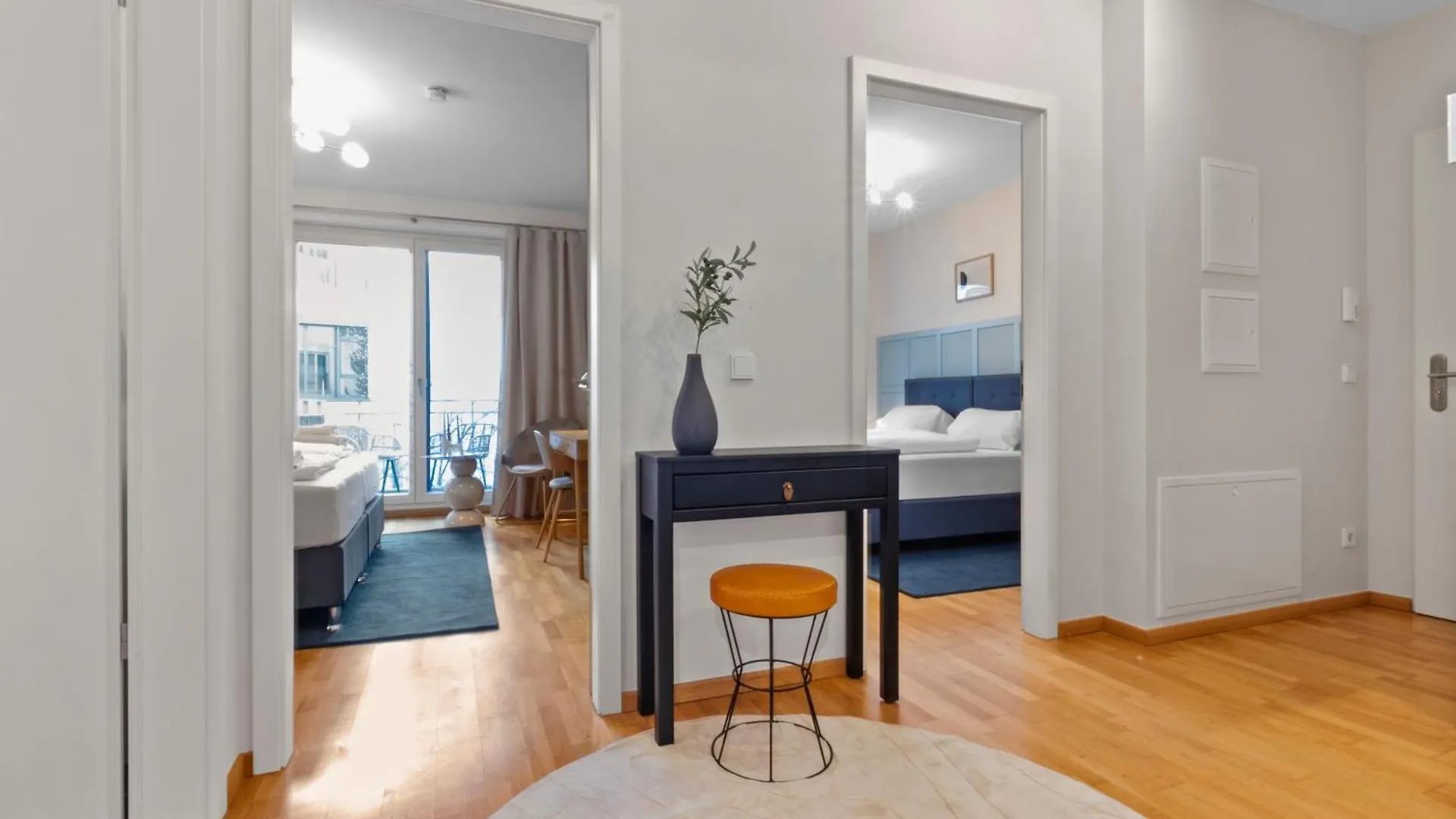Flatista Homes - Nymphenburg Suites München 0*,