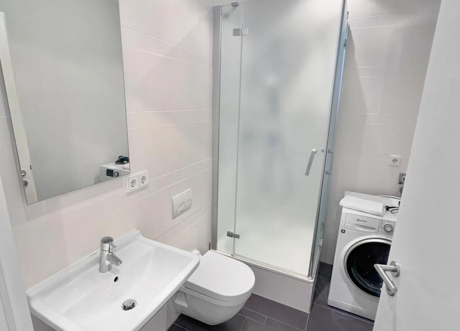 Flatista Homes - Nymphenburg Suites München Lägenhet