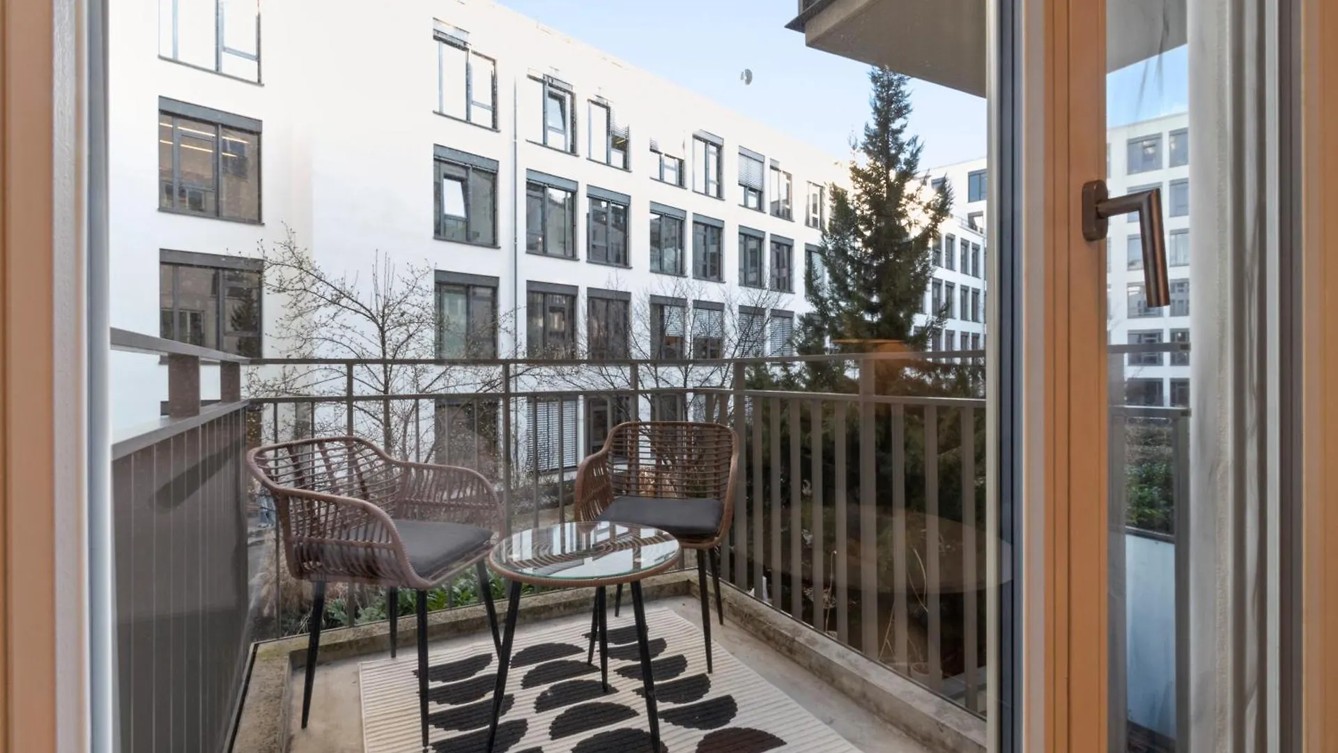 Flatista Homes - Nymphenburg Suites München Apartment